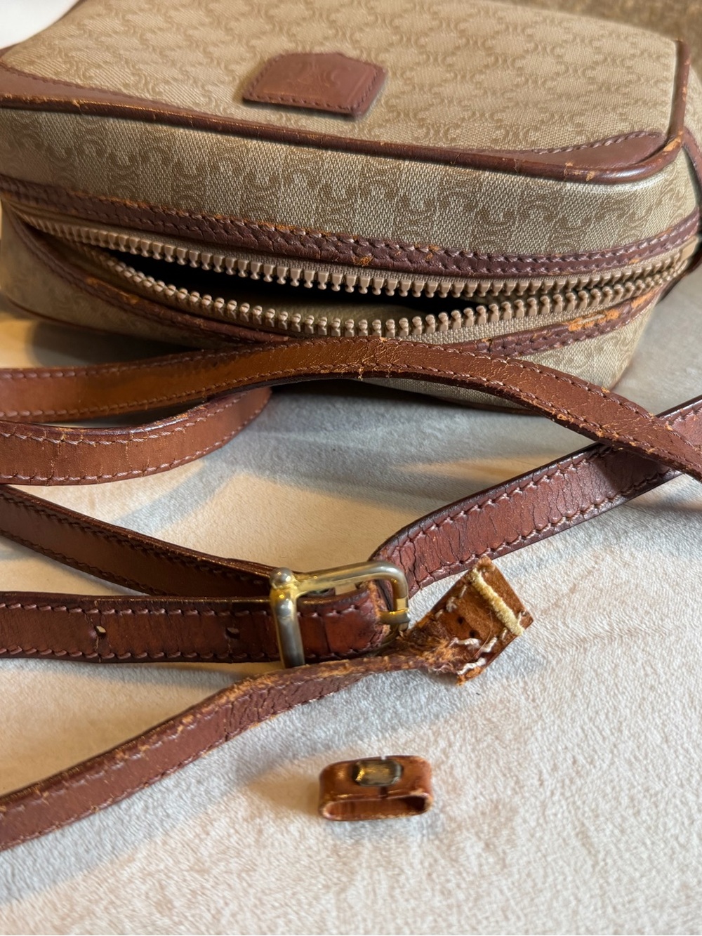 Vintage CELINE Macadam Camera Bag Crossbody Greige & Maroon Leather - Picture 14 of 15